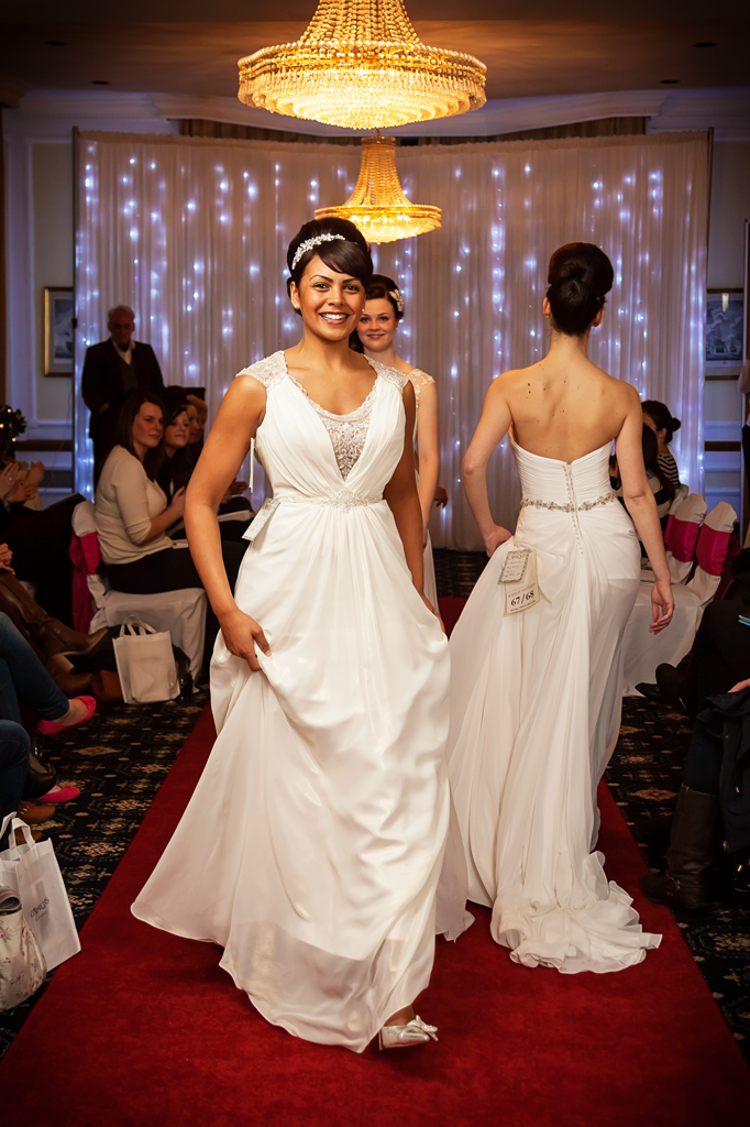 creatiques-wedding-dress-portsmouth-make-light-work-photography-6